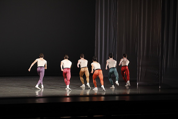 20170113_Glass_Pieces_Akhnaten_PR_MCB_Arsht_73A0758