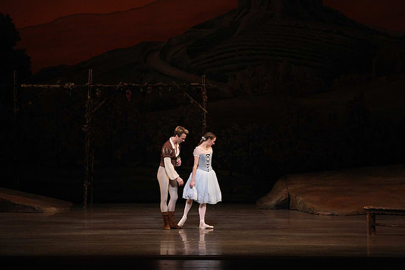 20161020_MCB_Giselle_Act1_DRNN_Arsht_9C7C0180