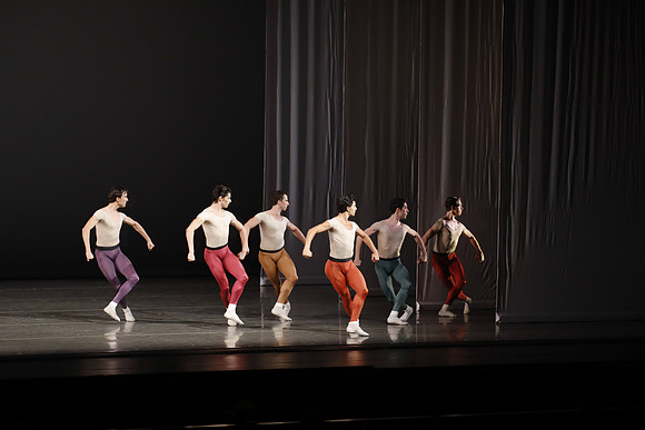 20170113_Glass_Pieces_Akhnaten_PR_MCB_Arsht_73A0755
