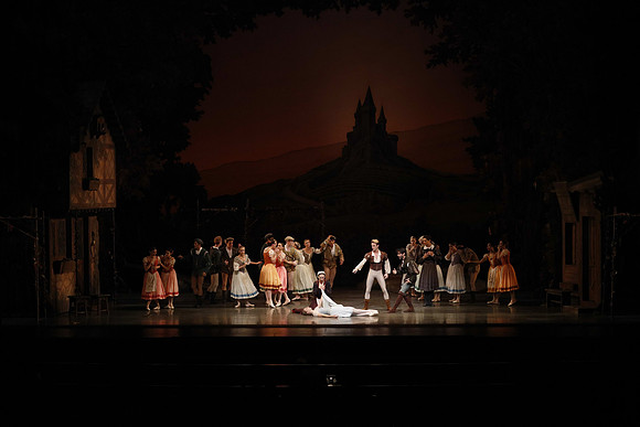 20161020_MCB_Giselle_Act1_DRSH_75A0045