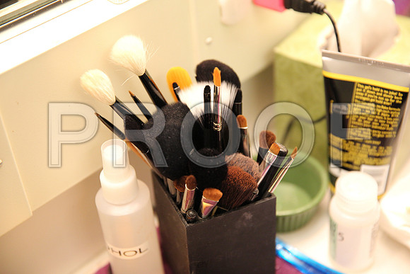 20150226_The_Pearl_Fisher_Backstage_Makeup_9C7C0412