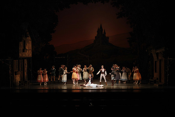 20161020_MCB_Giselle_Act1_DRSH_75A0046