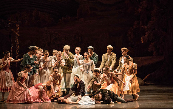 20161022_MCB_Giselle_Act1_2Cast_Tricia_Arsht_73A9455