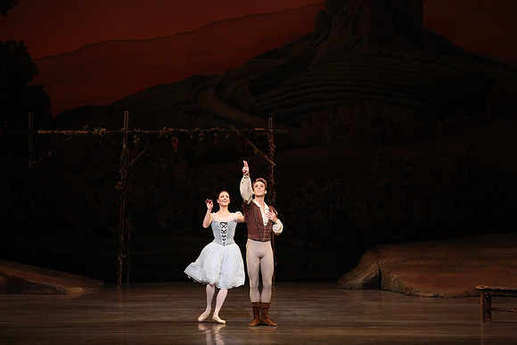 20161020_MCB_Giselle_Act1_DRNN_Arsht_9C7C0228