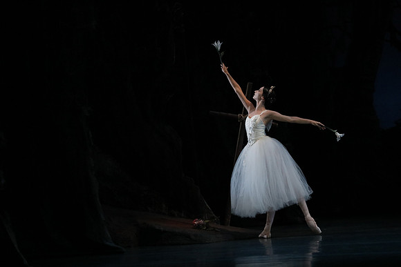 20161020_MCB_Giselle_Act2_DRDA_Arsht_73A6048