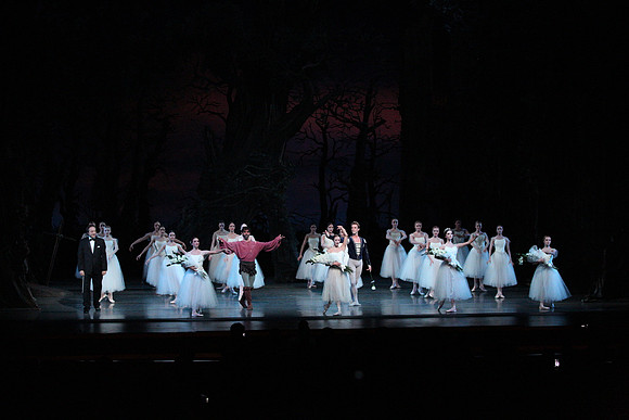 20161021_MCB_Giselle_Act2_Preformance_Arsht_9C7C0117