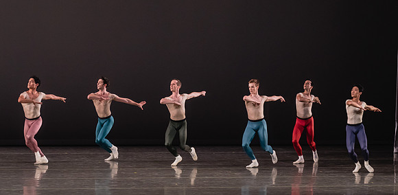 20170113_Glass_Pieces_Akhnaten_PR_MCB_Arsht_73A1055