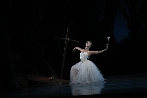 20161020_MCB_Giselle_Act2_DRDA_Arsht_73A6046