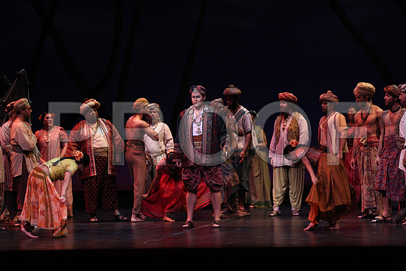20150226_The_Pearl_Fisher_Act_29C7C0598