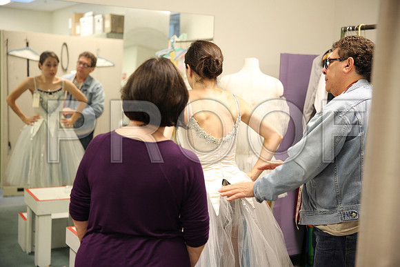 20150901_Fitting_Swan_Lake_Wardrobe_IMG_6335