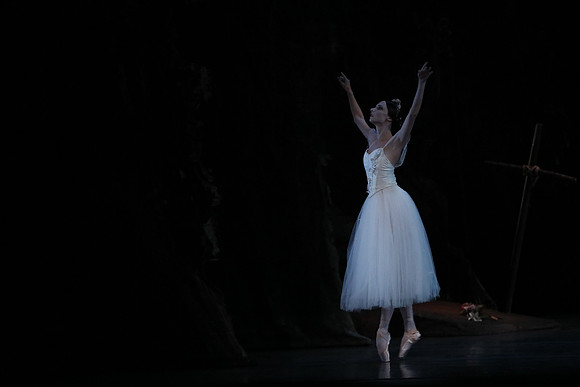 20161020_MCB_Giselle_Act2_DRDA_Arsht_73A6005