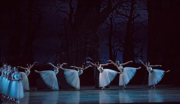 20161022_MCB_Giselle_Act2_2Cast_Tricia_Arsht_73A0466