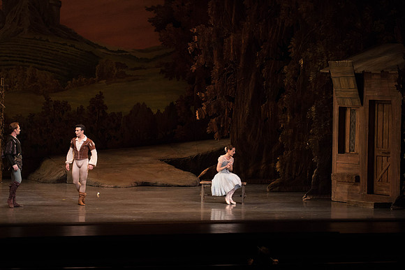 20161022_MCB_Giselle_Act1_2Cast_Tricia_Arsht_Arsht_73A6045