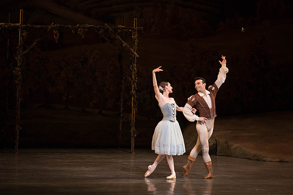20161022_MCB_Giselle_Act1_2Cast_Tricia_Arsht_Arsht_73A5899