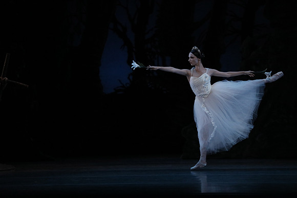 20161020_MCB_Giselle_Act2_DRDA_Arsht_73A6062