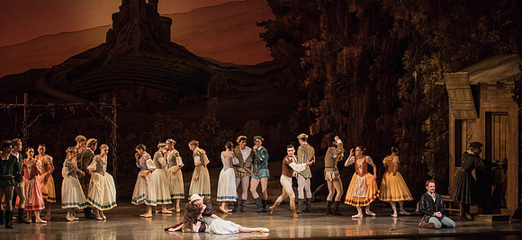 20161022_MCB_Giselle_Act1_2Cast_Tricia_Arsht_73A9399