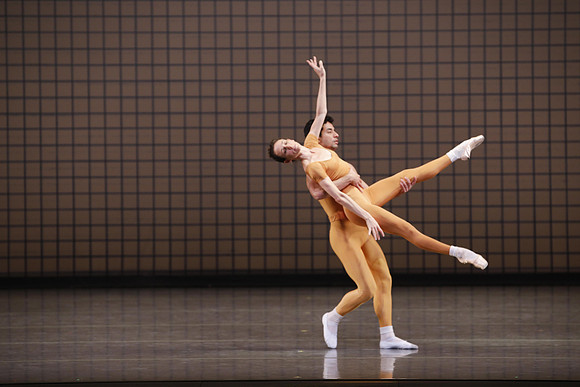 20170113_Glass_Pieces_no Makeup_DR_MCB_Arsht__73A0375