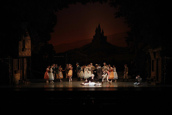 20161020_MCB_Giselle_Act1_DRSH_75A0071