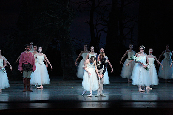 20161021_MCB_Giselle_Act2_Preformance_Arsht_9C7C0060