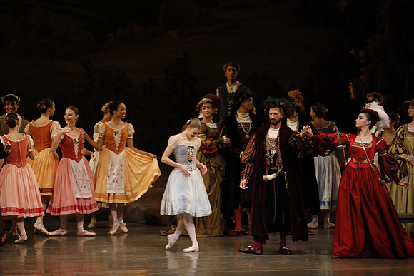 20161021_MCB_Giselle_Act1_Preformance_Arsht_73A0074