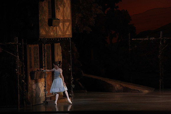 20161020_MCB_Giselle_Act1_DRNN_Arsht_9C7C0234