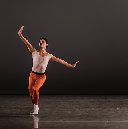 20170113_Glass_Pieces_Akhnaten_PR_MCB_Arsht_73A0680