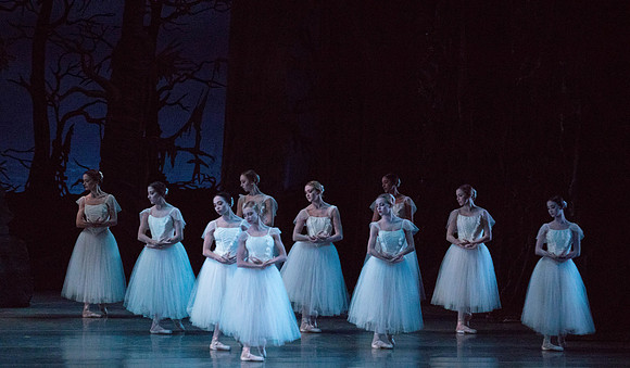 20161022_MCB_Giselle_Act2_2Cast_Tricia_Arsht_73A0024