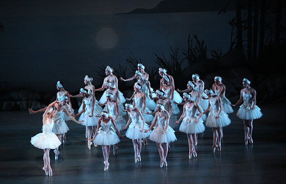 20151114_Swan_Lake_George_Balanchine_Kravis_IMG_6530
