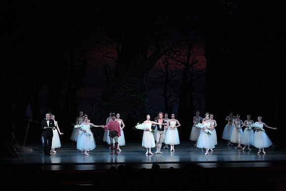20161021_MCB_Giselle_Act2_Preformance_Arsht_9C7C0125