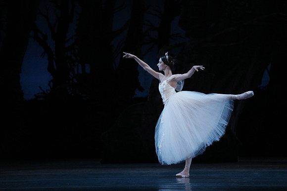 20161020_MCB_Giselle_Act2_DRDA_Arsht_73A5972