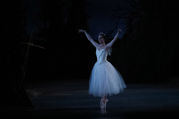 20161023_MCB_Giselle_Act2_3Cast_Jennifer_Laurent_Arsht__73A4998