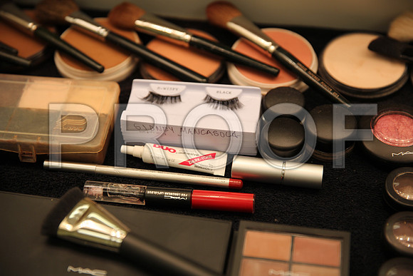 20150226_The_Pearl_Fisher_Backstage_Makeup_9C7C0386