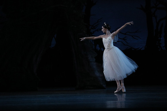 20161020_MCB_Giselle_Act2_DRDA_Arsht_73A6021