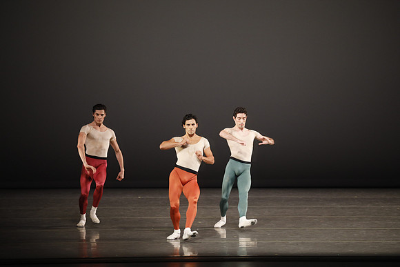 20170113_Glass_Pieces_Akhnaten_PR_MCB_Arsht_73A0723