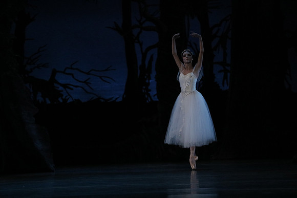 20161020_MCB_Giselle_Act2_DRDA_Arsht_73A6015
