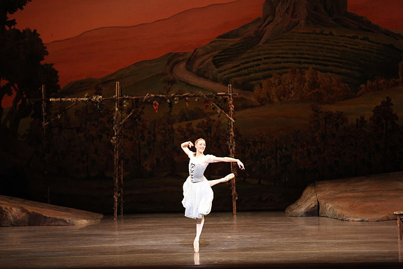 20161020_MCB_Giselle_Act1_DRNN_Arsht_9C7C0163