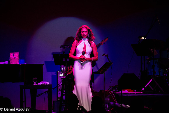 20201219_Deborah_Cox_9C7C4092