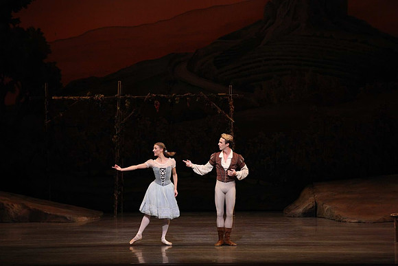 20161020_MCB_Giselle_Act1_DRNN_Arsht_9C7C0233