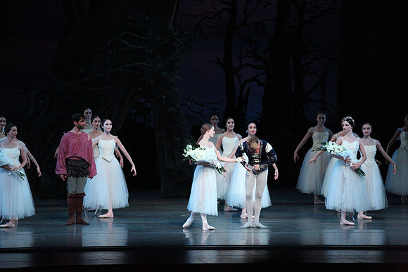 20161021_MCB_Giselle_Act2_Preformance_Arsht_9C7C0079