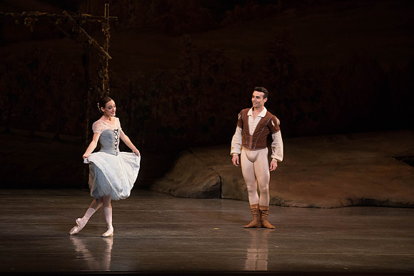 20161022_MCB_Giselle_Act1_2Cast_Tricia_Arsht_Arsht_73A5786