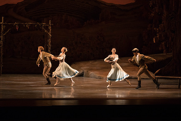 20161022_MCB_Giselle_Act1_2Cast_Tricia_Arsht_Arsht_73A5541
