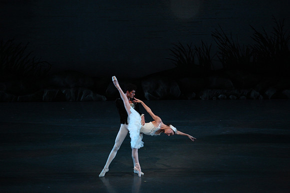 20151114_Swan_Lake_George_Balanchine_Kravis_IMG_6810