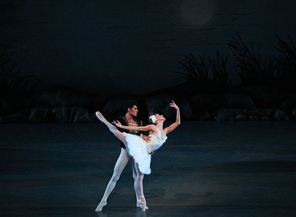 20151114_Swan_Lake_George_Balanchine_Kravis_IMG_6803