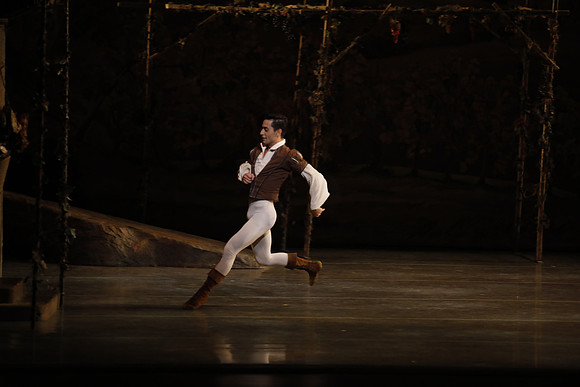 20161023_MCB_Giselle_Act1_3Cast_Jennifer_Laurent_Arsht__73A1465
