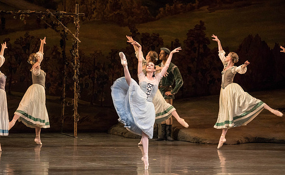 20161022_MCB_Giselle_Act1_2Cast_Tricia_Arsht_Arsht_73A6170