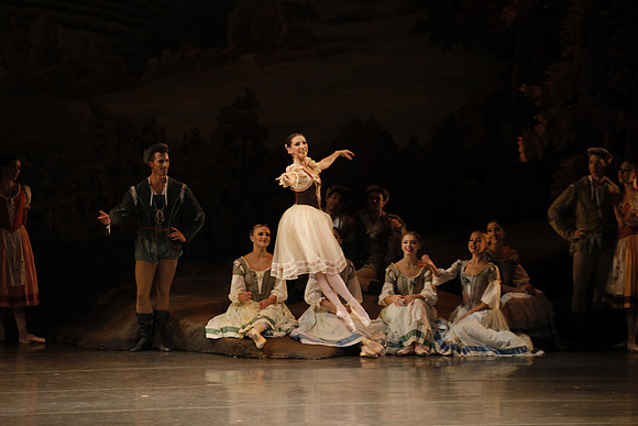 20161023_MCB_Giselle_Act1_3Cast_Jennifer_Laurent_Arsht__73A3437