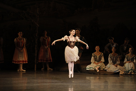20161023_MCB_Giselle_Act1_3Cast_Jennifer_Laurent_Arsht__73A3295