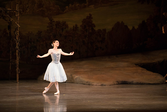 20161022_MCB_Giselle_Act1_2Cast_Tricia_Arsht_Arsht_73A5705
