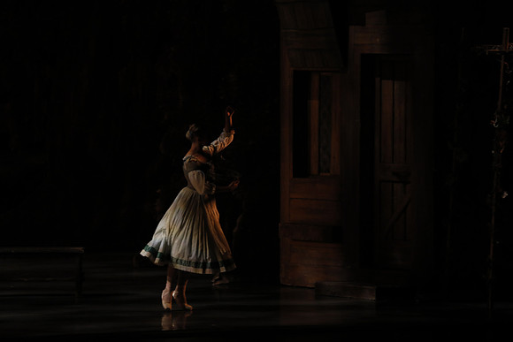20161023_MCB_Giselle_Act1_3Cast_Jennifer_Laurent_Arsht__73A1332