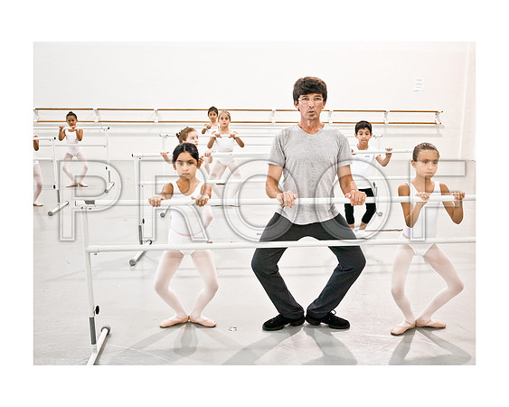 6038_DG_Miami_Ballet_Rehersal_Kids_3_FL_ZV4N8984